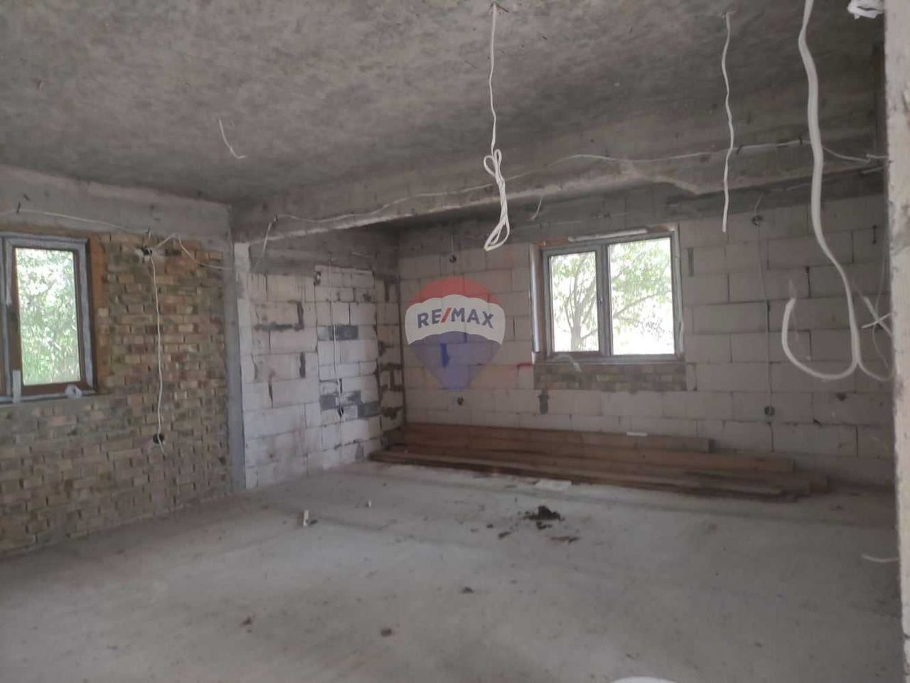 Продава се Къща в с. Храброво, Област Добрич - 140 кв.м за 393 €/кв.м - Снимка #8