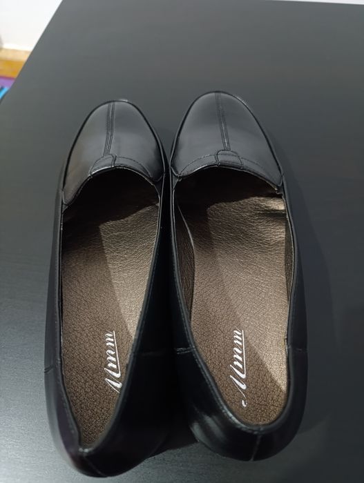 Vând doua perechi pantofi Nr 41