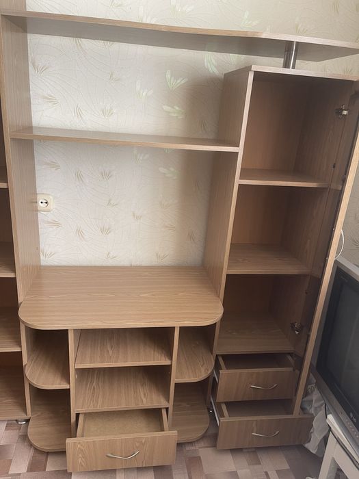 Компактная небольшая стеночка