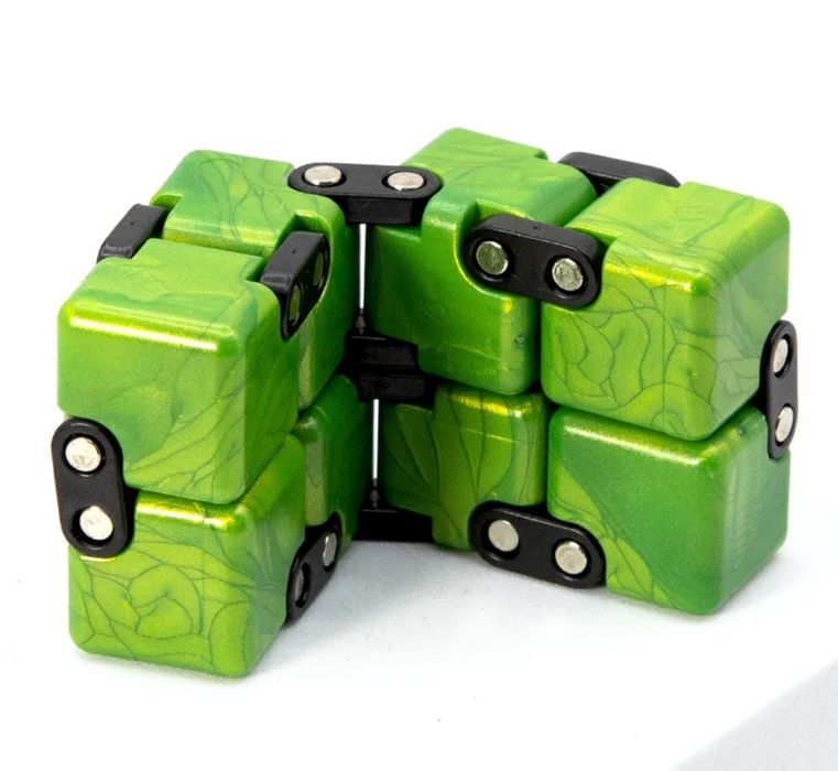 Бесконечный кубик