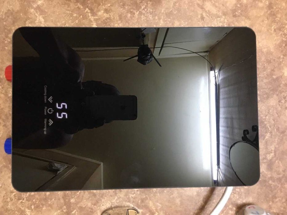 Проточный нагреватель воды очень просто устанавливается