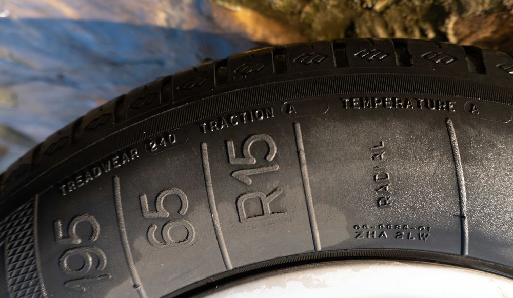 Оригинални Джанти за МАЗДА и Летни Гуми 195/65 R15 KLEBER DYNAXER HP 3