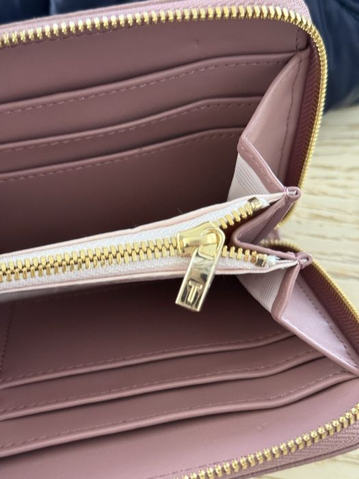 Нов портфейл Ted Baker