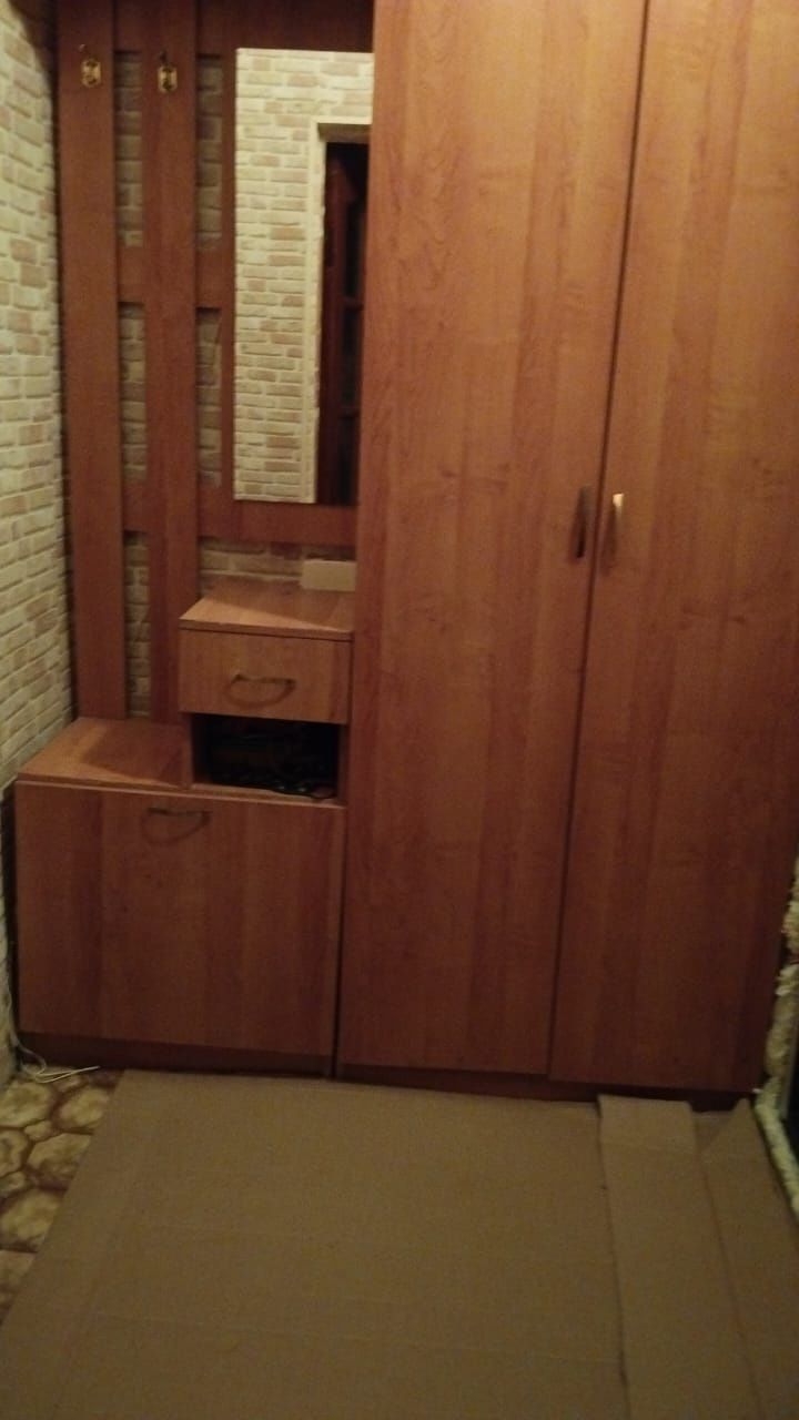 Продам шкаф для прихожей