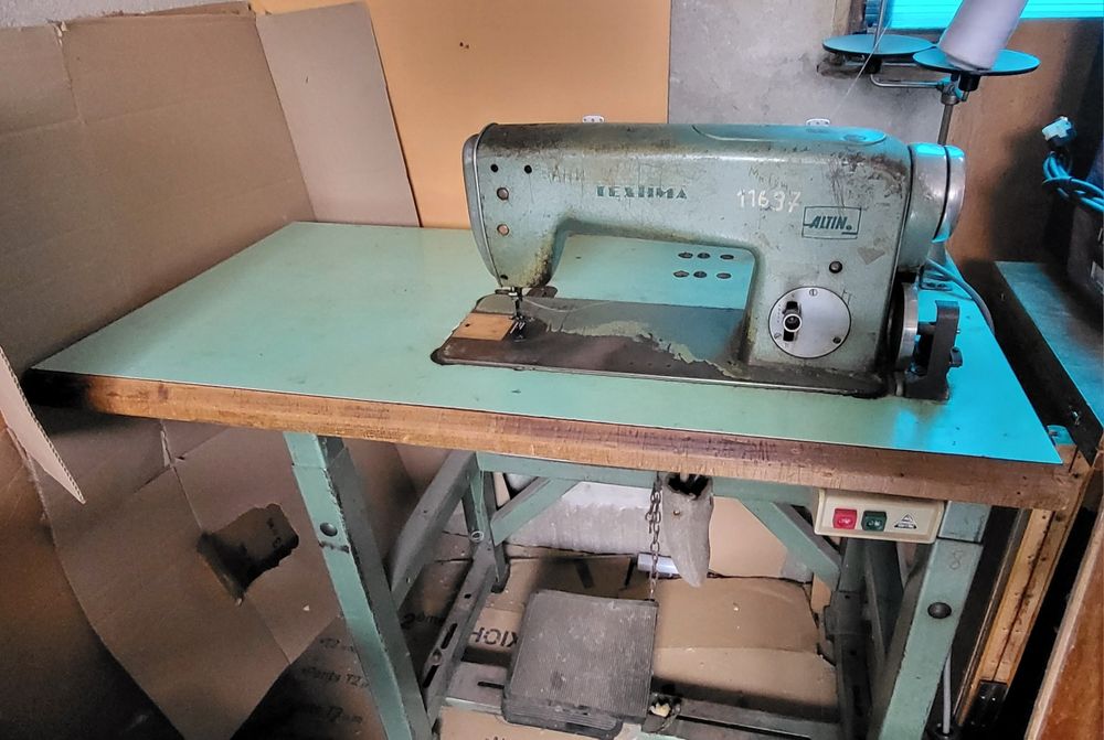 Професионална шевна машина