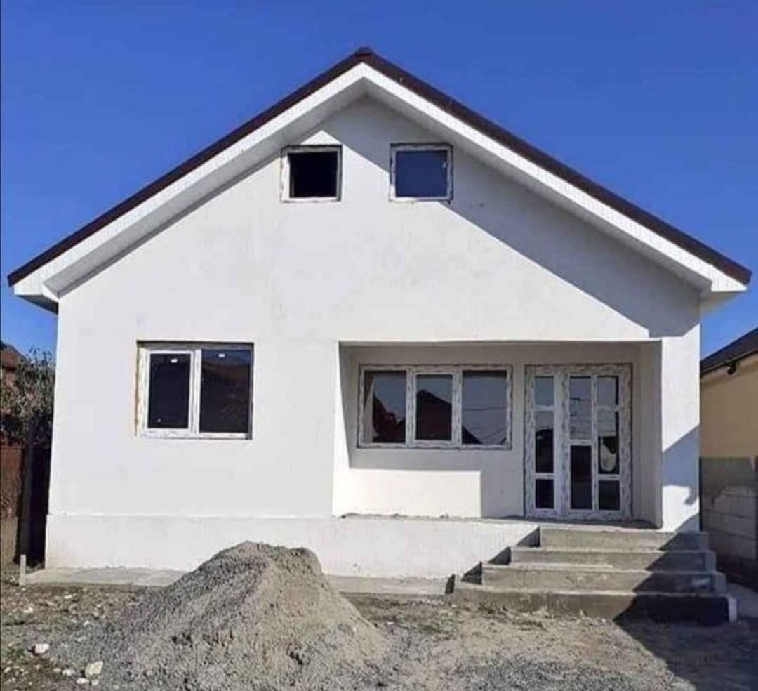 case pe structură metalică
