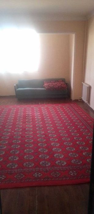 uyni bir xonasi beriladi  faqat yosh oila yoki ayolaga bez maklerskiy