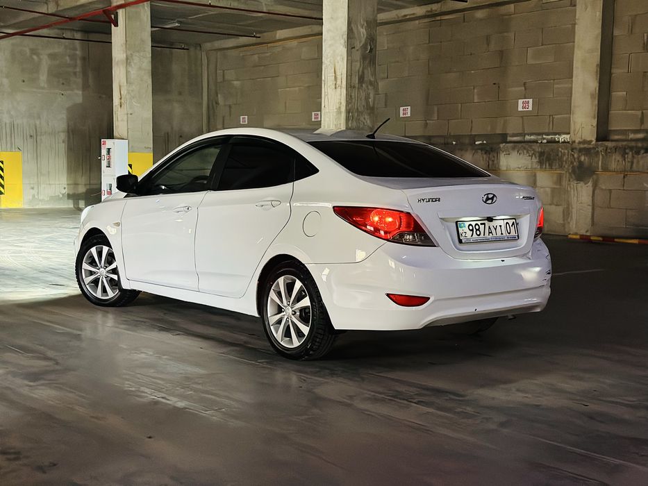 продам задние фары Акцент