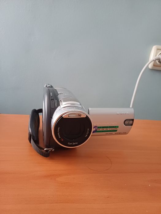 Видеокамера Sony DCR DVD404
