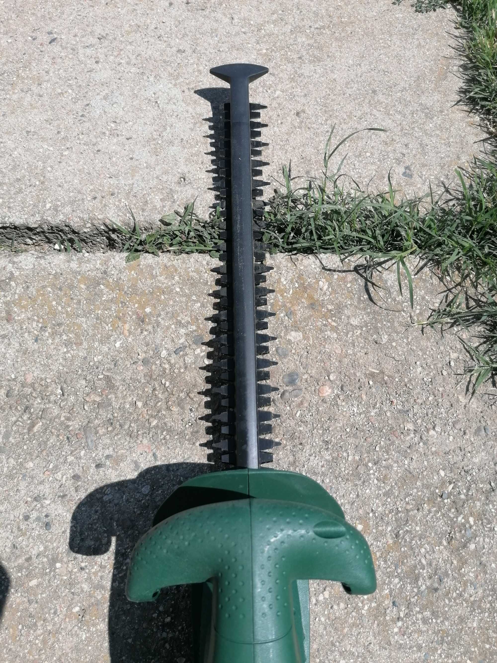 Електрически храсторез BOSCH EasyHedgeCut 45
