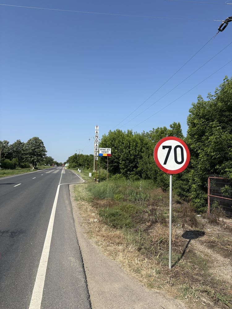 Vand teren intravilan. Loc de casa