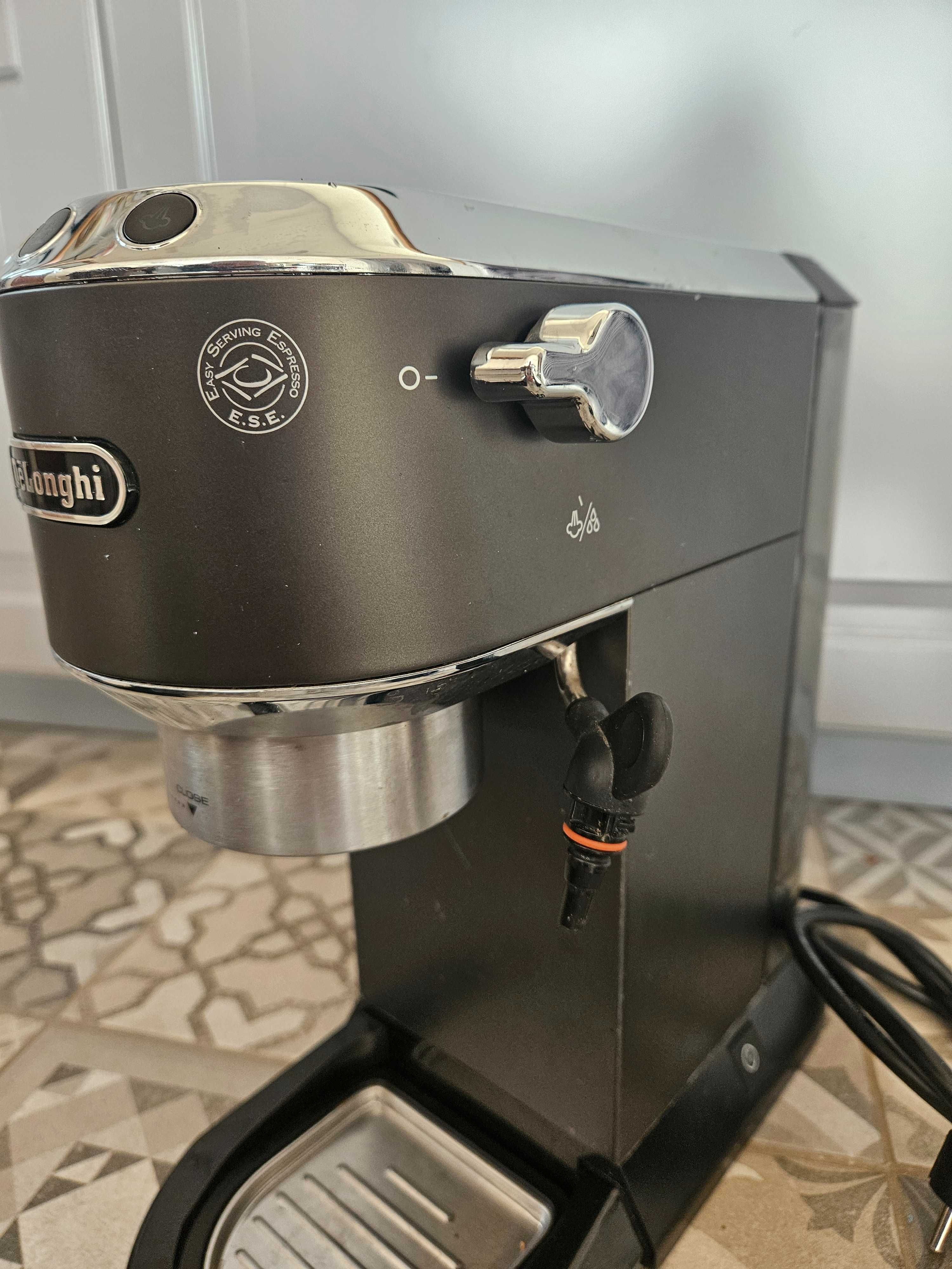 Кафемашина Delonghi Dedica Делонги Дедика
