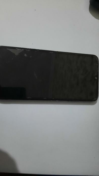 Продам Huawei P Smart 2019 и в подарок без проводные наушники