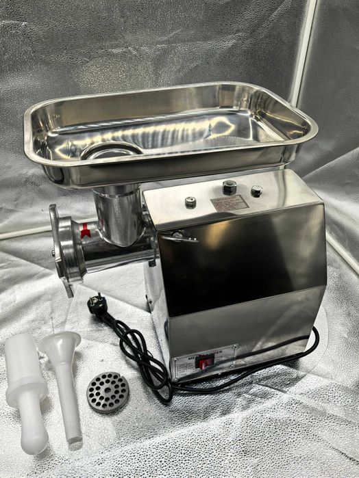 Masina tocat carne profesionala 950W 799 lei