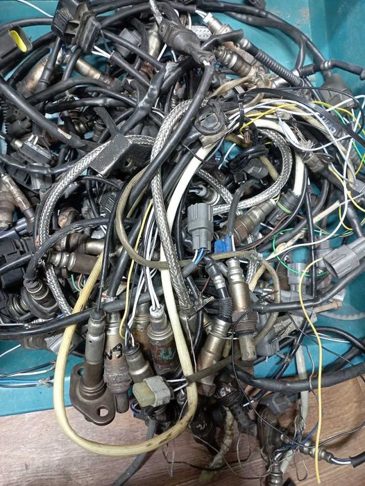 Лямбда-зонды (штекер, разъёмы) на все виды авто привозные и новые.