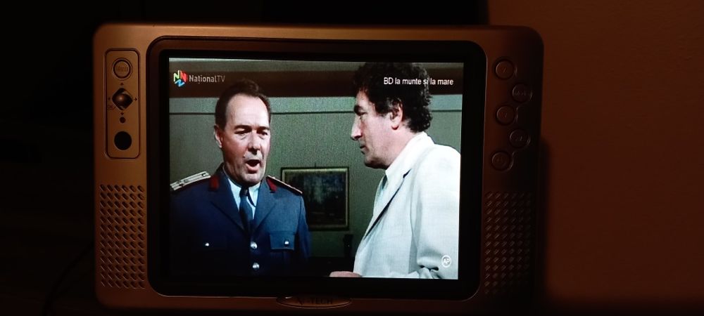 TV color mini 25cm la 12v - pentru terasa ,auto sau rulota camping etc