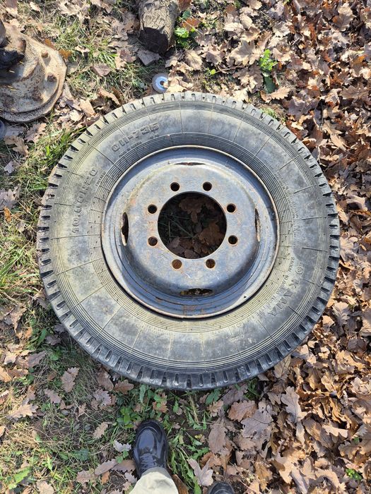 Cauciucuri 10.00 + Jante pe 20 in 8 gauri
