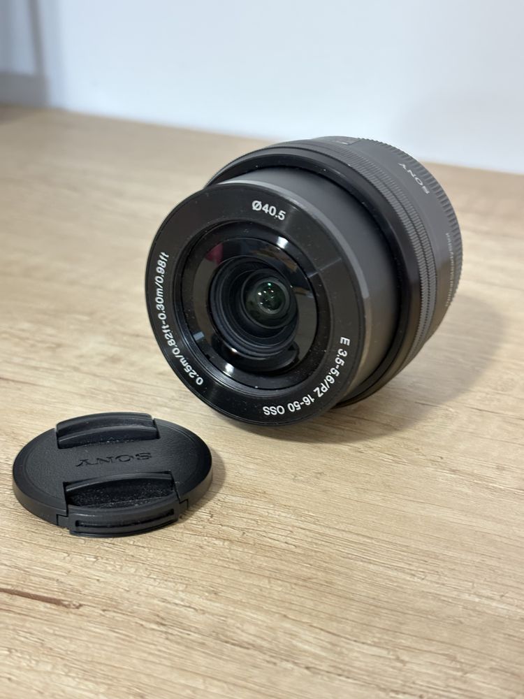 Obiectiv de kit Sony 16-50 mm