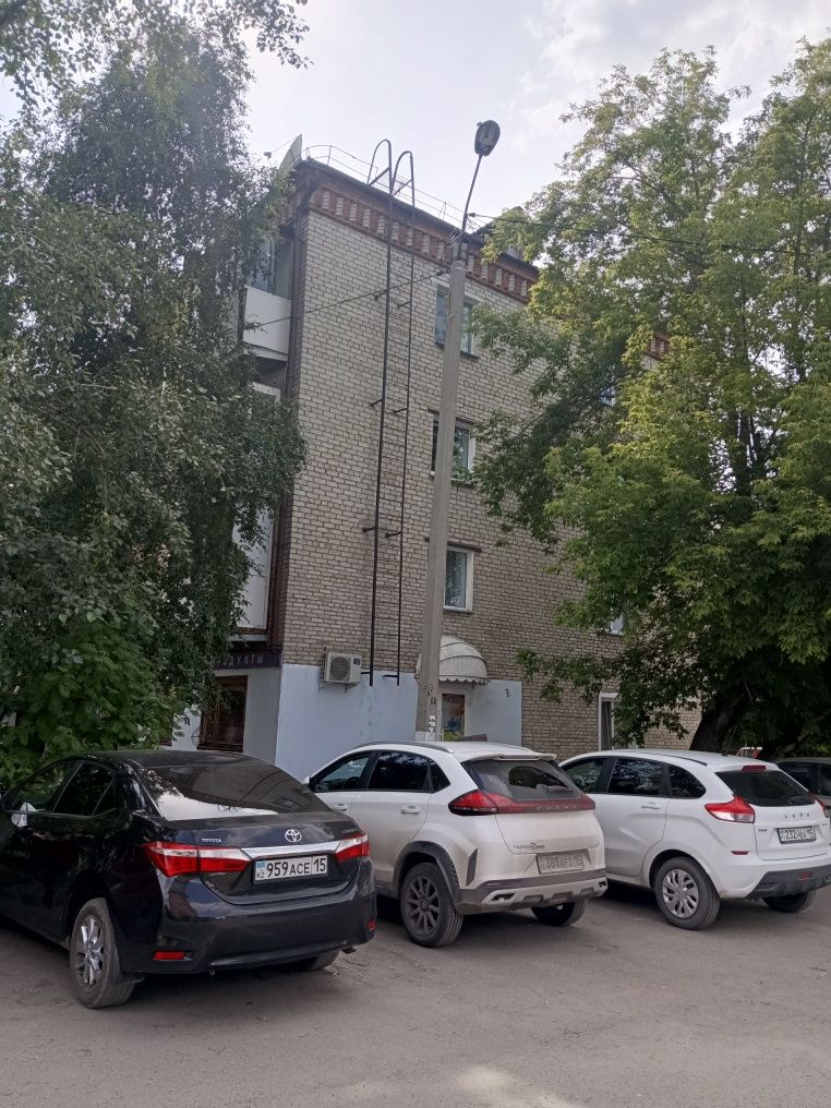 Продам 1комн. кв. ул. Конституции рядом, на 3 эт. в 4 эт. кирпичном