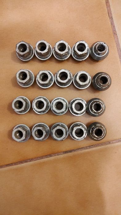 Set 4 anvelope 205/55 R15 allseason cu jante aliajFord + 20 piulite