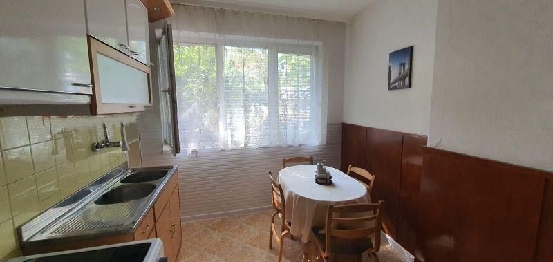 Дава се под наем Двустаен апартамент в София, Изток - 68 кв.м за 649 € - Снимка #2