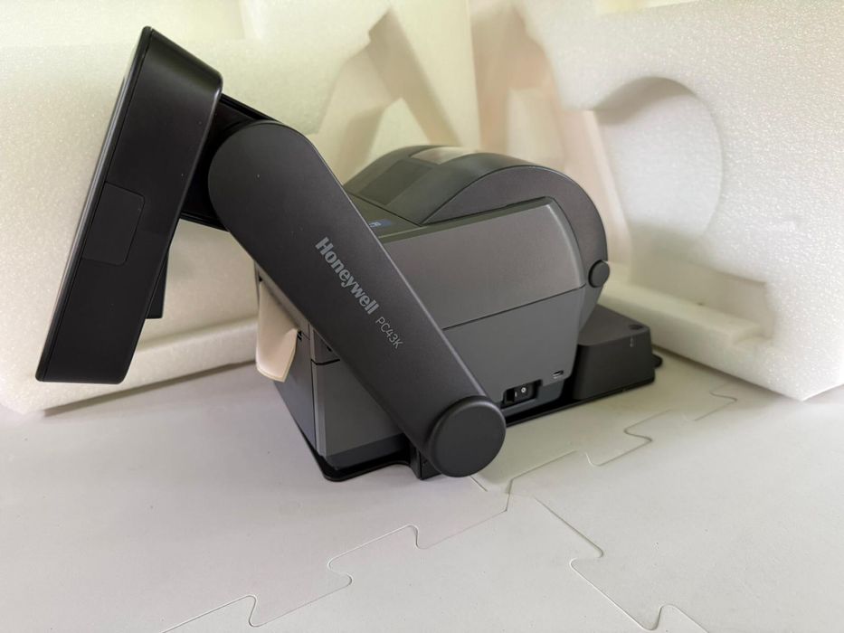 Imprimanta de etichete cu tableta incorporata