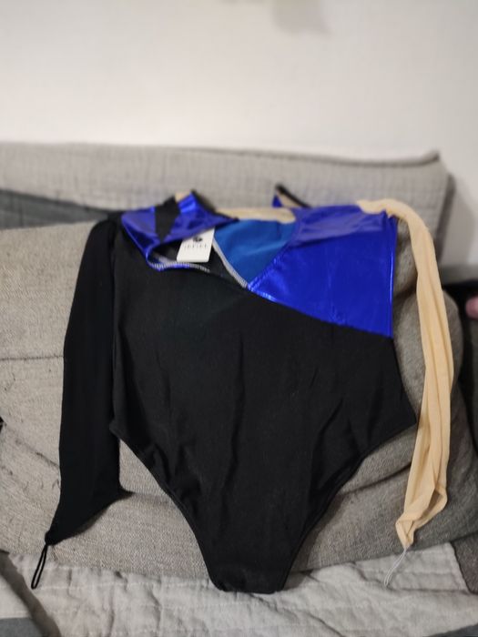 Costum gimnastica fete