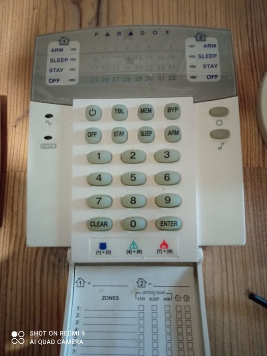 Vând sistem alarma Paradox