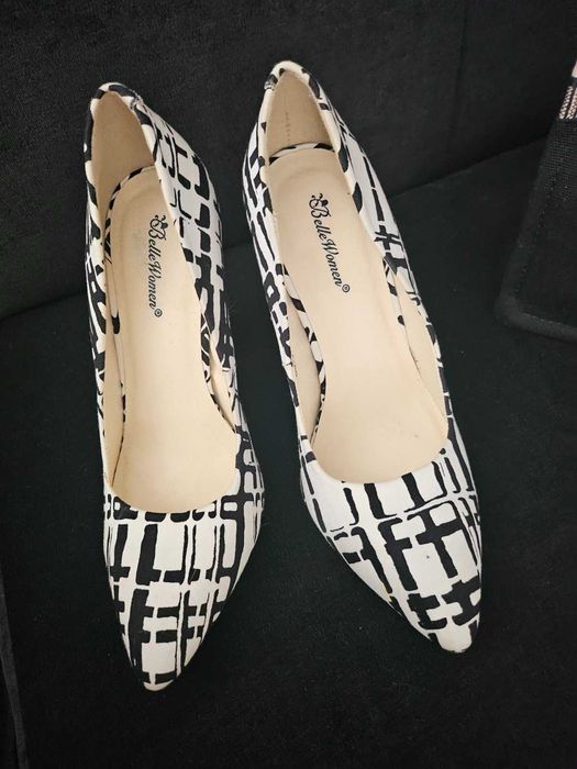 Дамски обувки- на дебел ток-нови