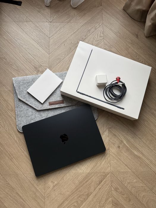 Macbook Air 15 m3 8/512