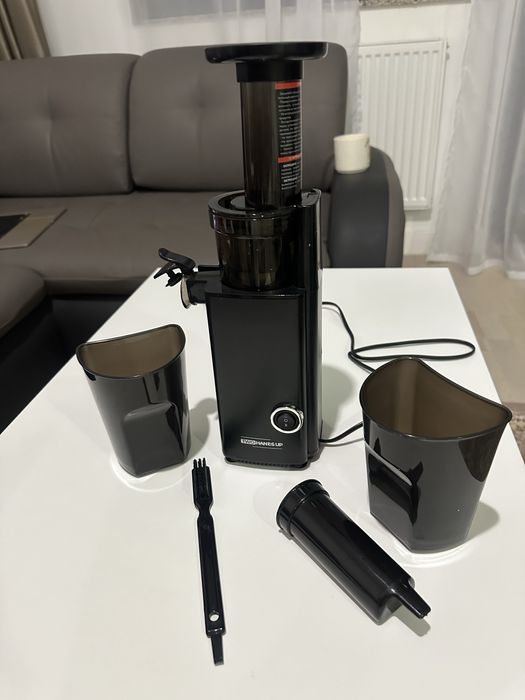 Шнековая Соковыжималка TWO Hands Up HH-MN01 черный