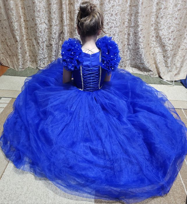 Продам платье праздничное