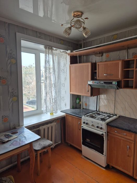 Продам 1 комнатную квартиру в районе магазина Строй Март.