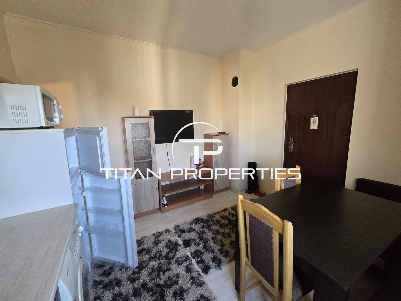 Дава се под наем Двустаен апартамент в Пловдив, Тракия - 60 кв.м за 350 € - Снимка #1