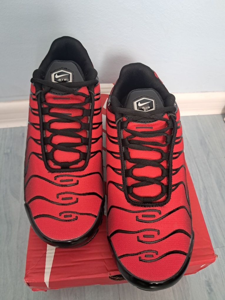 NIKE Спортни обувки AIR MAX PLUS