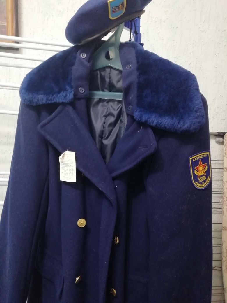Утепленное пальто, установленного цвета, 46-48 размер