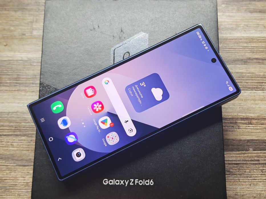 Отличен Samsung Galaxy Z Fold6 256 GB Гаранция