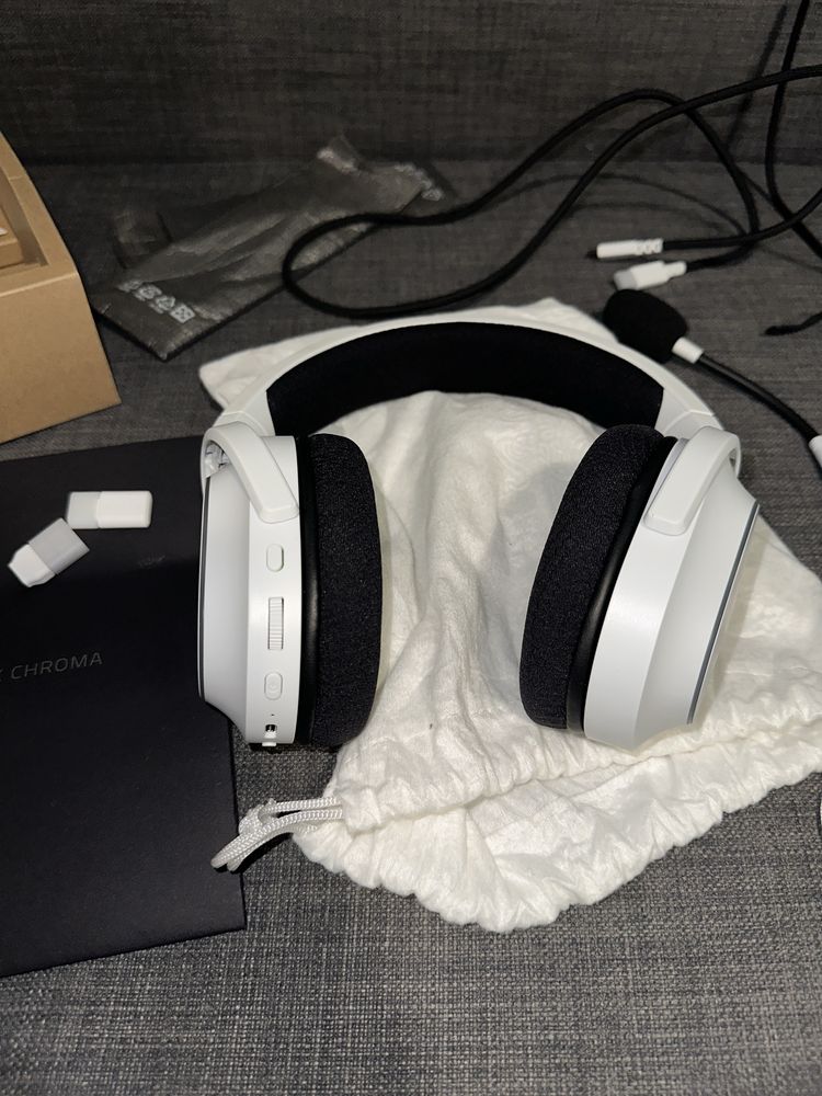 Casti Razer Barracuda X Chroma NOI wireless