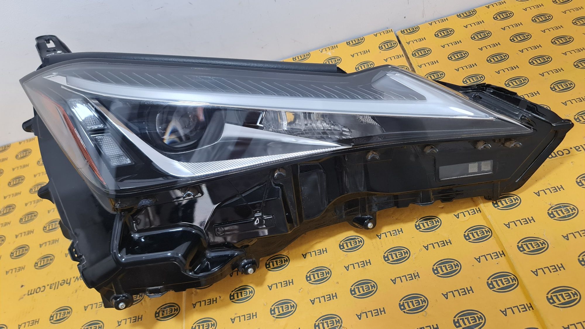 Far full led Lexus UX