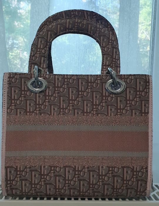 Geantă de mână roz