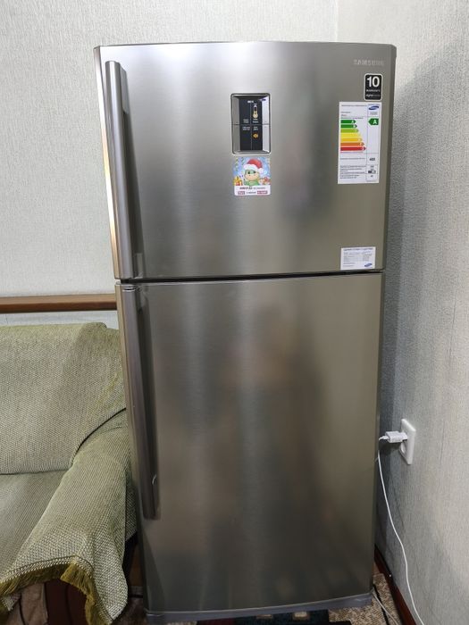 Холодильник Samsung, без иневый,  б/у в отличном состоянии