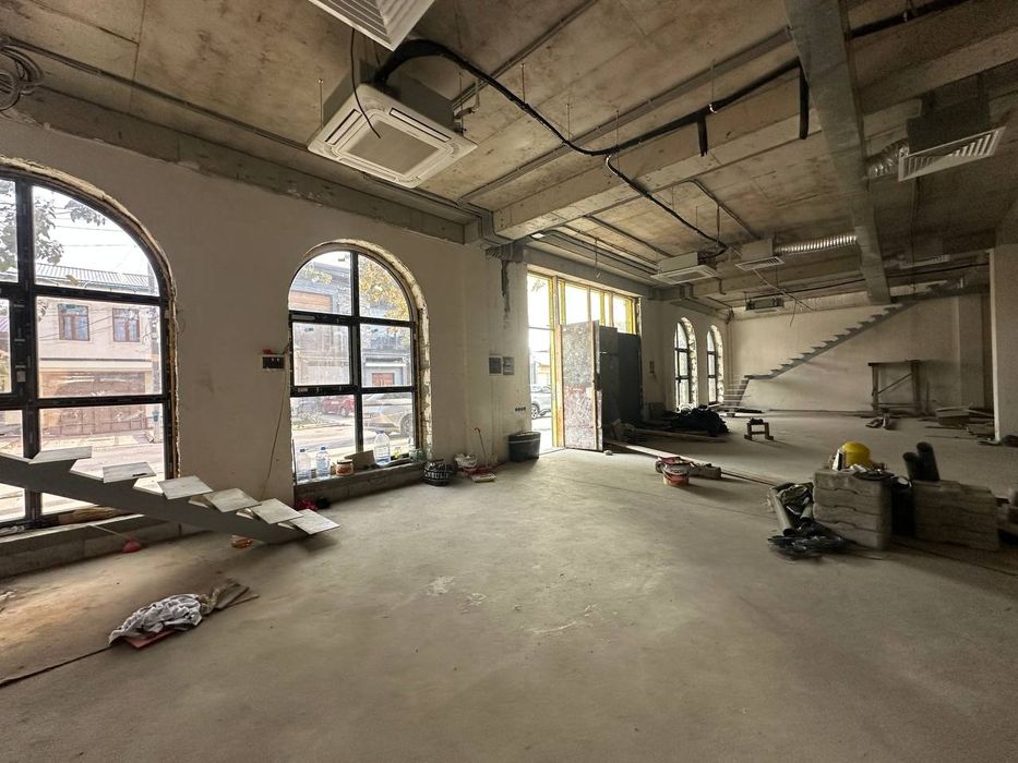 Продается здание под офис, клинику, учебный центр 2400 м2 Глинка