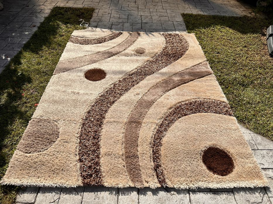 Covor in stare foarte buna .Dimensiune mare .