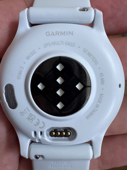Vand Garmin Venu 3 alb la cutie,ca nou, cu garantie emag