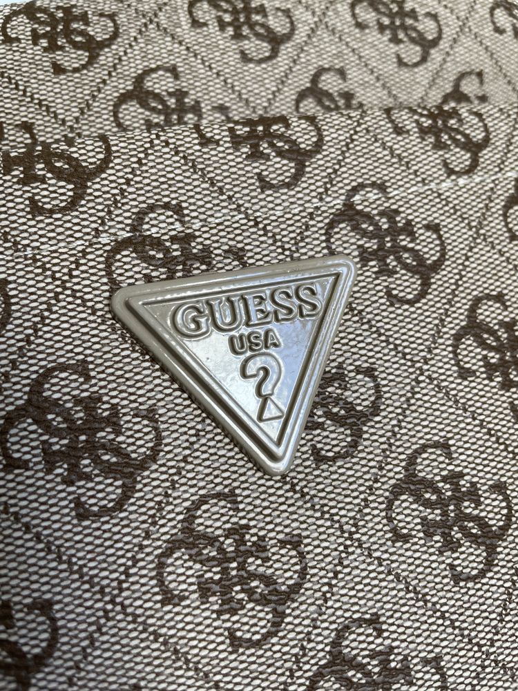 Дамска чанта Guess