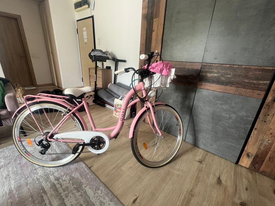 Bicicleta femei roz