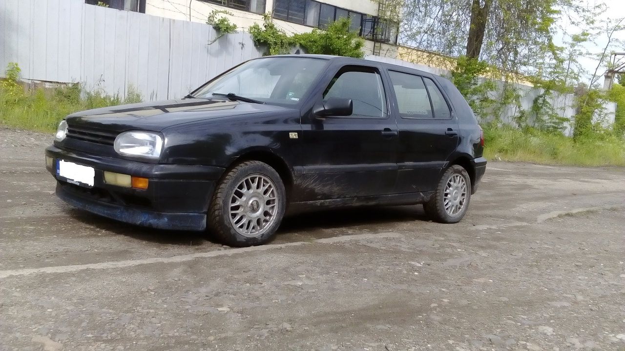 Продавам VW GOLF 3