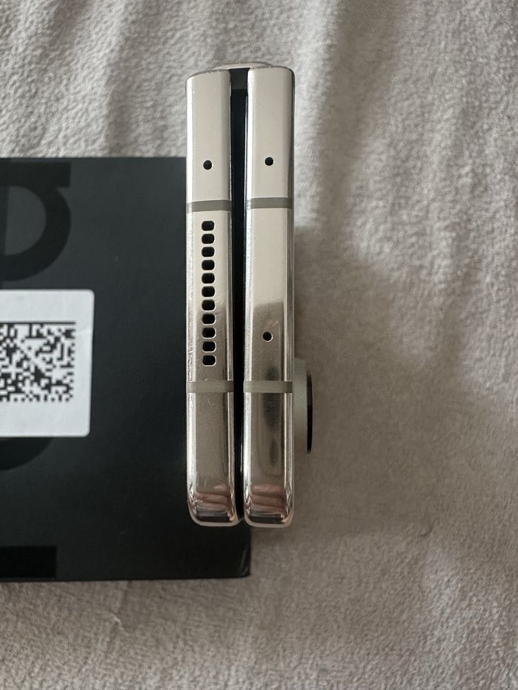 Samsung galaxy fold 4 256gb 12ram dual sim