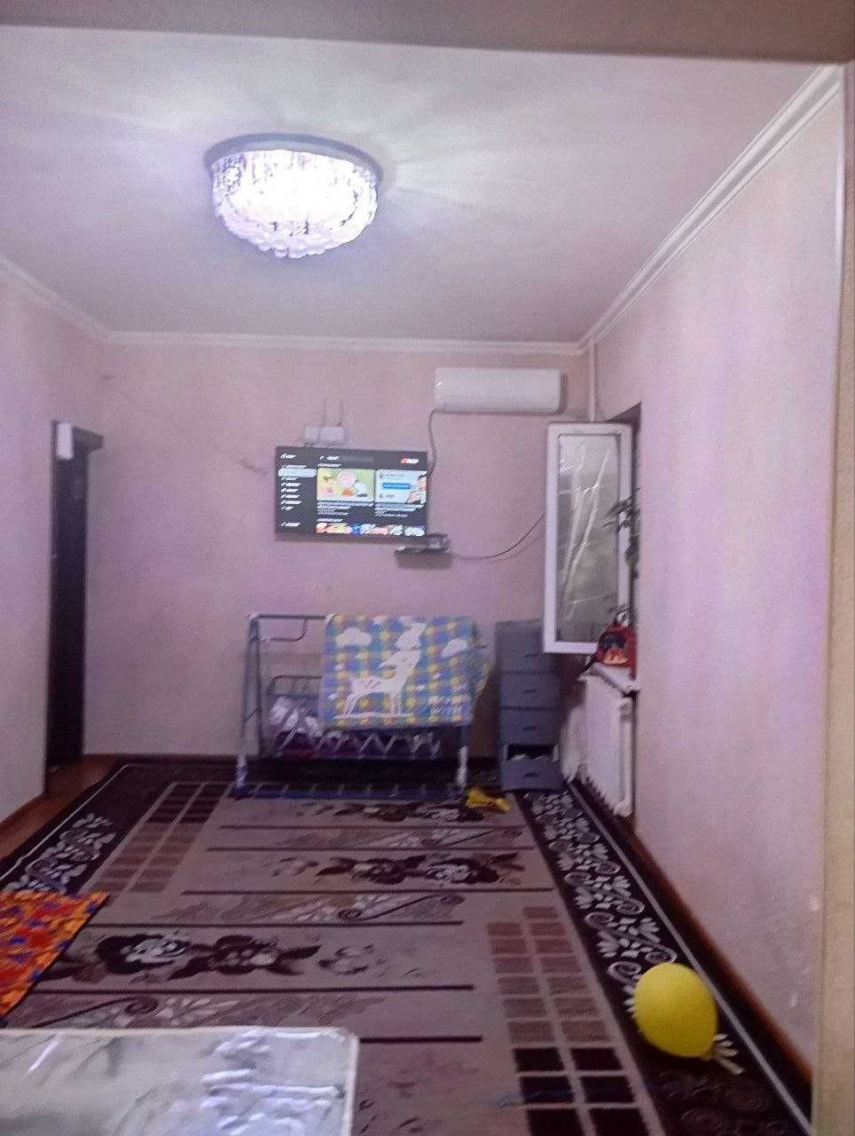 СРОЧНО !!! Продается квартира в Яшнабаде 2/2/5 (60 кв/м ) Авиасозлар 1