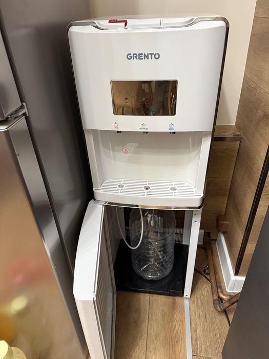 Диспенсър за вода